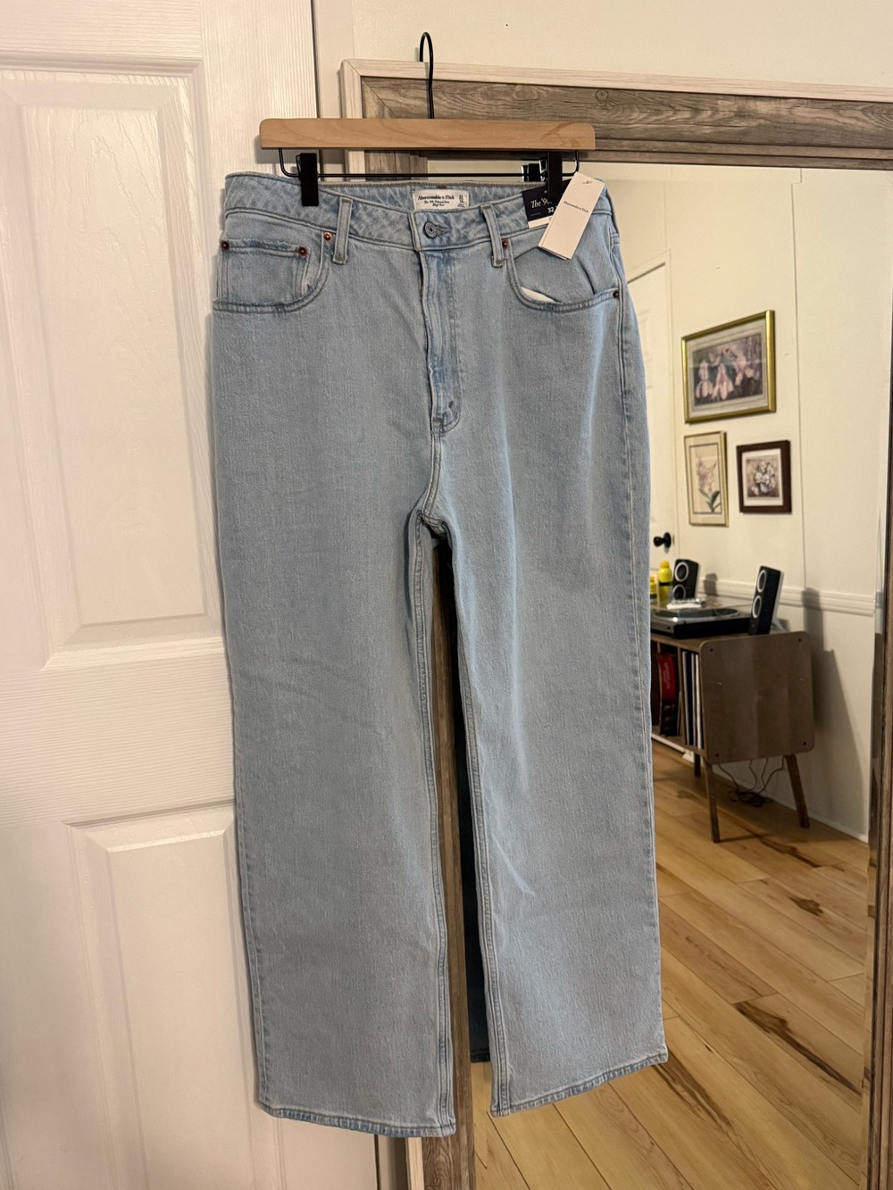 Abercrombie and Fitch The 90’s Relaxed Jean